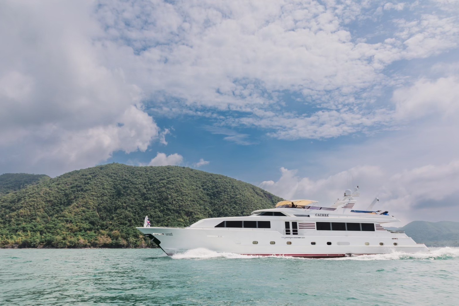 CACHEE luxury yacht