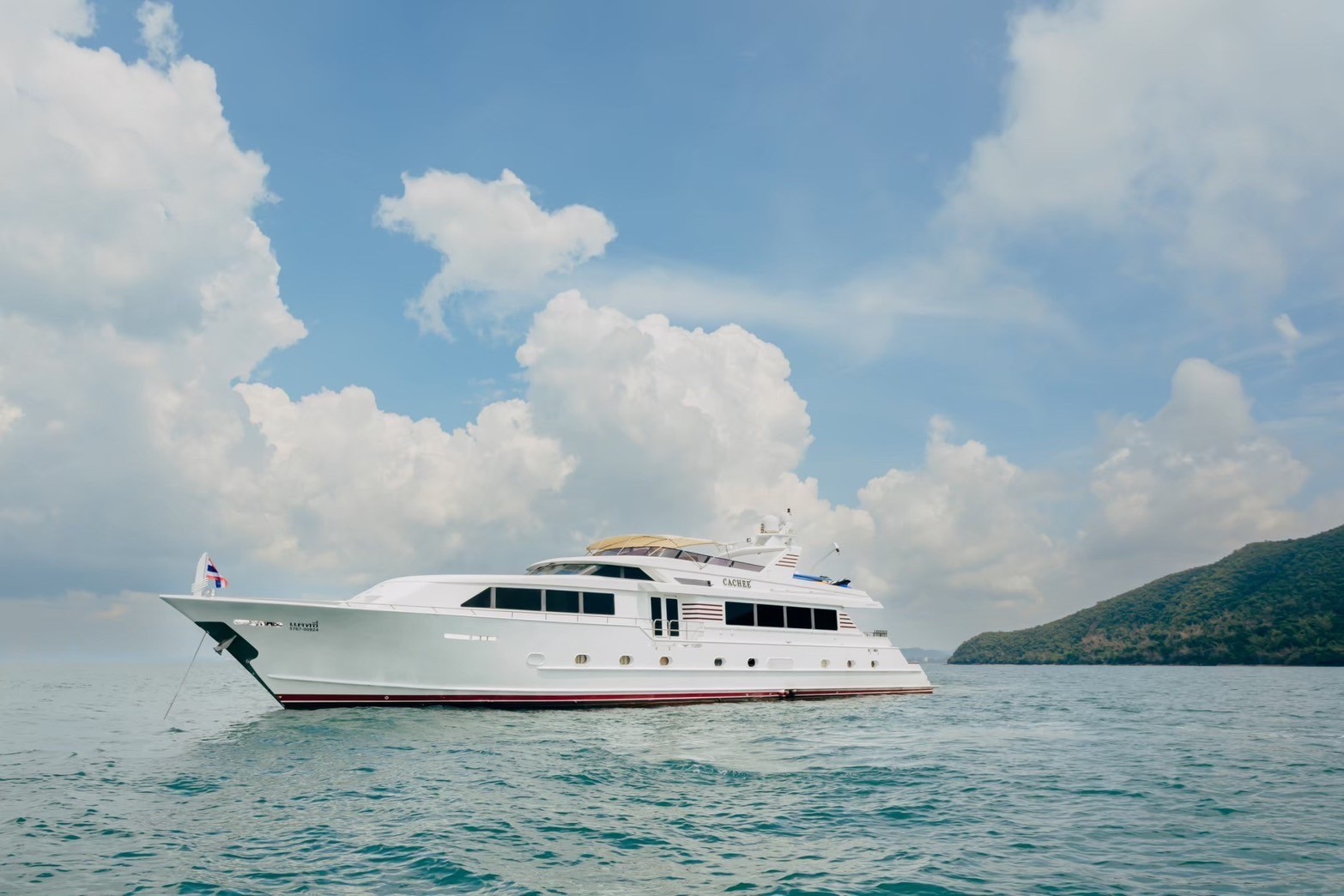CACHEE luxury yacht