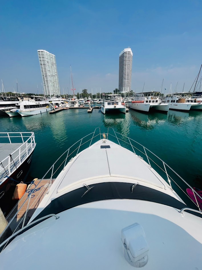 RUAMCHOK luxury yacht